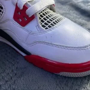 Jordan 4 OG Fire Red, Size 4 UsMen/Youth, used Jordan | Shoes | Jordan 4 Og Fire Red Size 4 Usmenyouth Used  main image 4